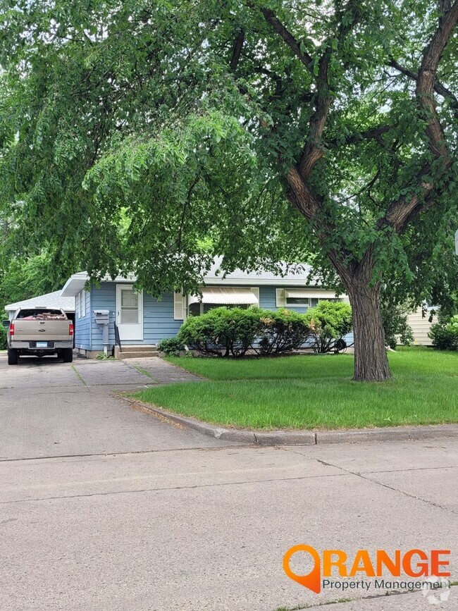 Building Photo - ***1 month Free with a 15-month lease.***3...