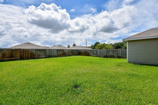 Building Photo - 16035 Dehay Ln