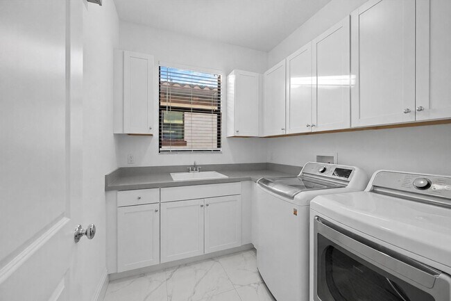 Building Photo - 6020 Curie Pl