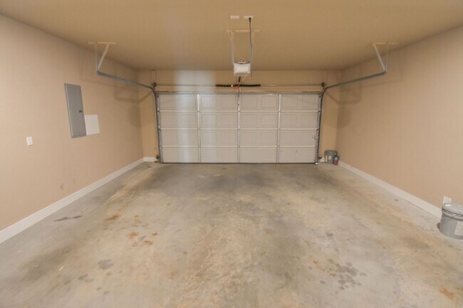 Building Photo - 644 N Malbec Rd
