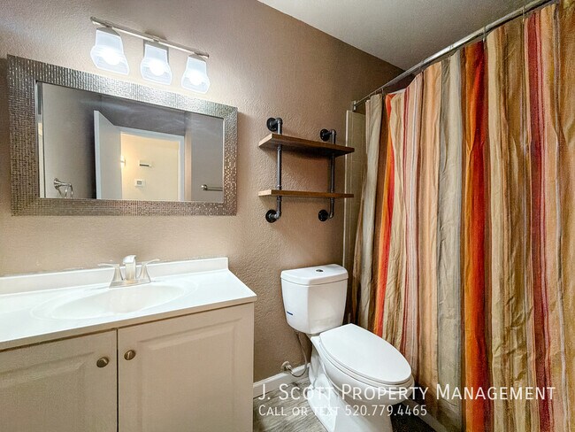 Building Photo - 6424 W Becker Ln