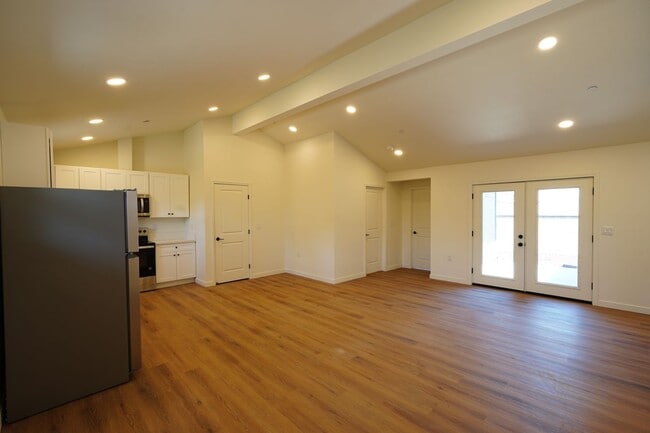 Building Photo - 4805 Charlotte Way