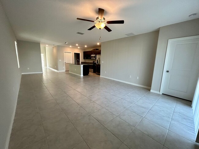 Building Photo - Immaculate 5 Bedroom 2.5 Bathroom Home in ...