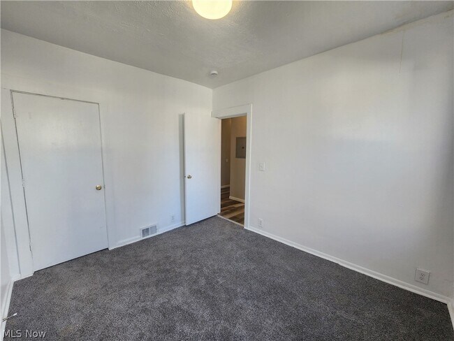 Building Photo - 2063 W 104th St