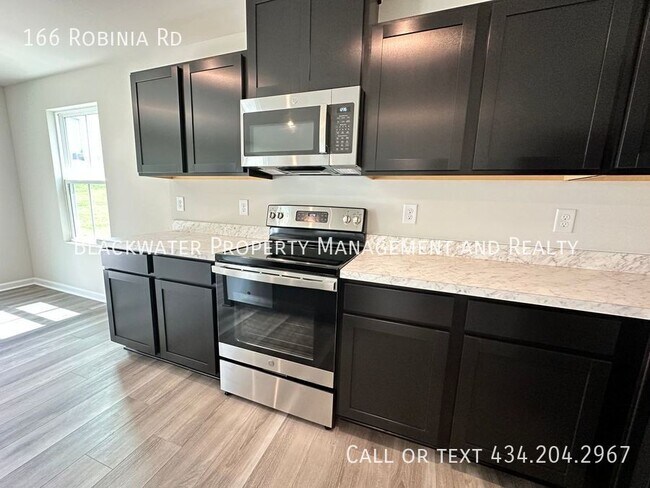 Building Photo - 166 Robinia Rd