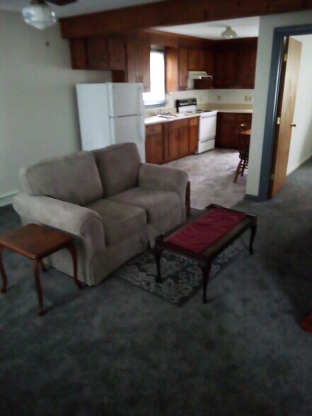 optional furniture - 703 Monroe St