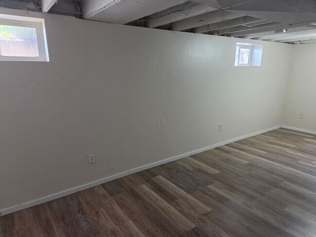 Building Photo - Great Northside 4 bed 2 bath home