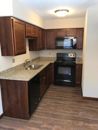 Building Photo - 2115 N Center St