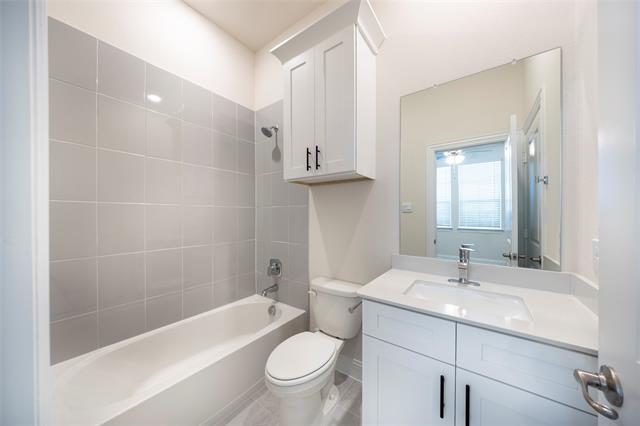 Building Photo - 1530 Lake District Dr