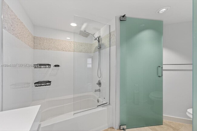 Building Photo - 2080 S Ocean Dr