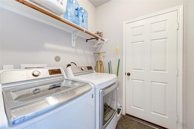 Building Photo - 23010 Black Mountain Ash Ct