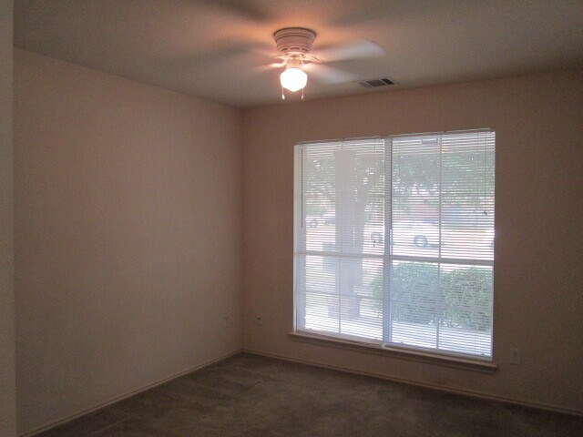 Building Photo - 1212 Sleepytime Trail