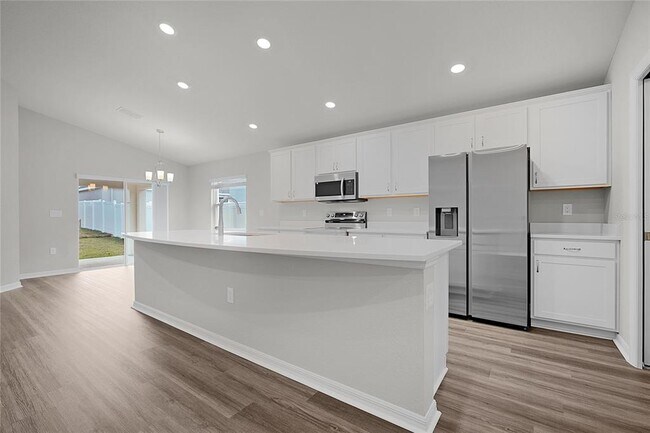 Building Photo - 1460 Fleur Dr