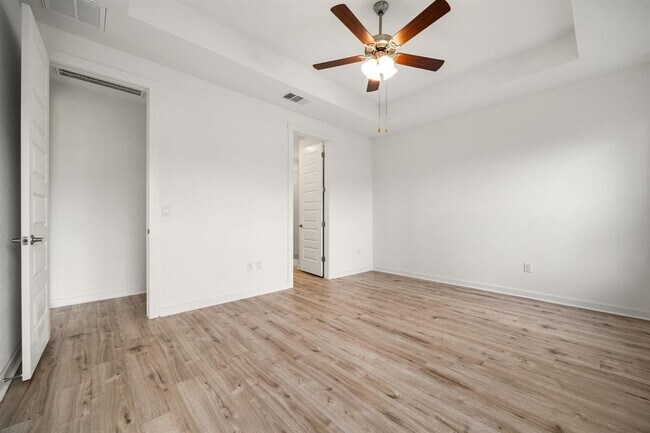 Building Photo - 904 Balsora Cv