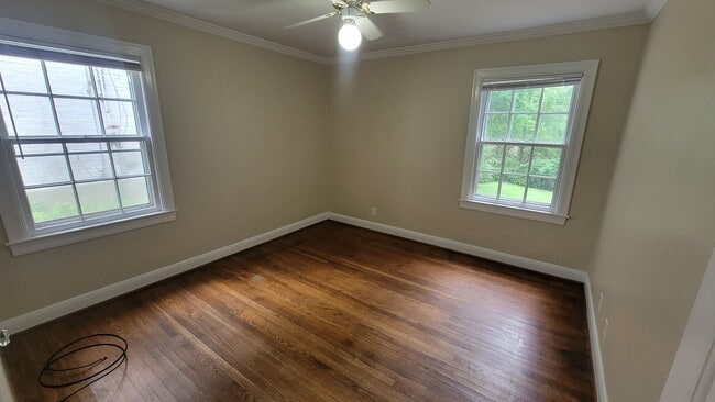Building Photo - 3 Bedroom Close to Seneca Park