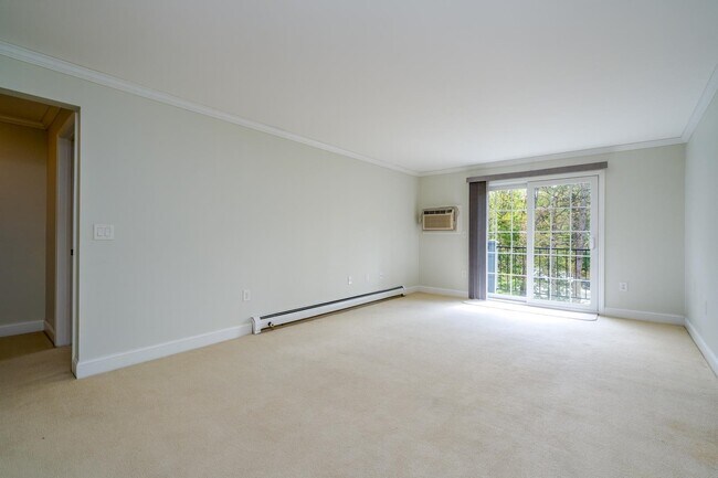Building Photo - 11 Northbrook Dr