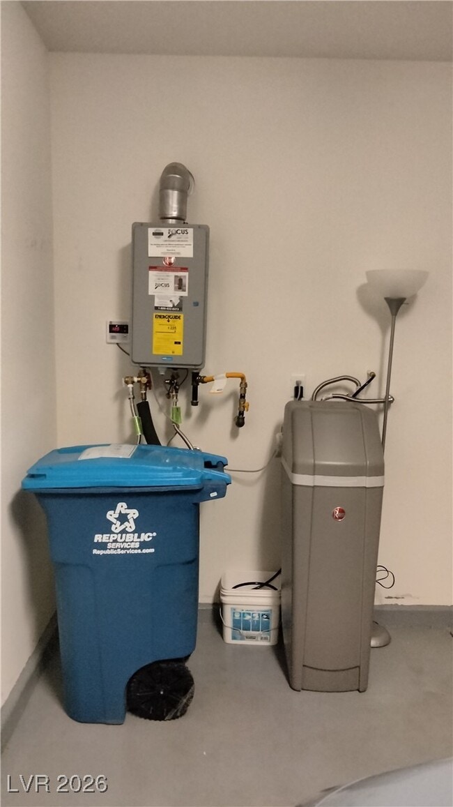 Building Photo - 7513 Lush Oasis Ave.