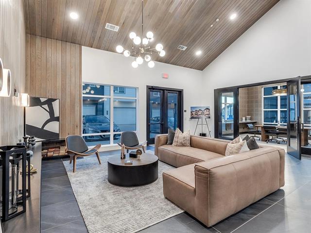 Building Photo - 1000 Fort Worth Ave