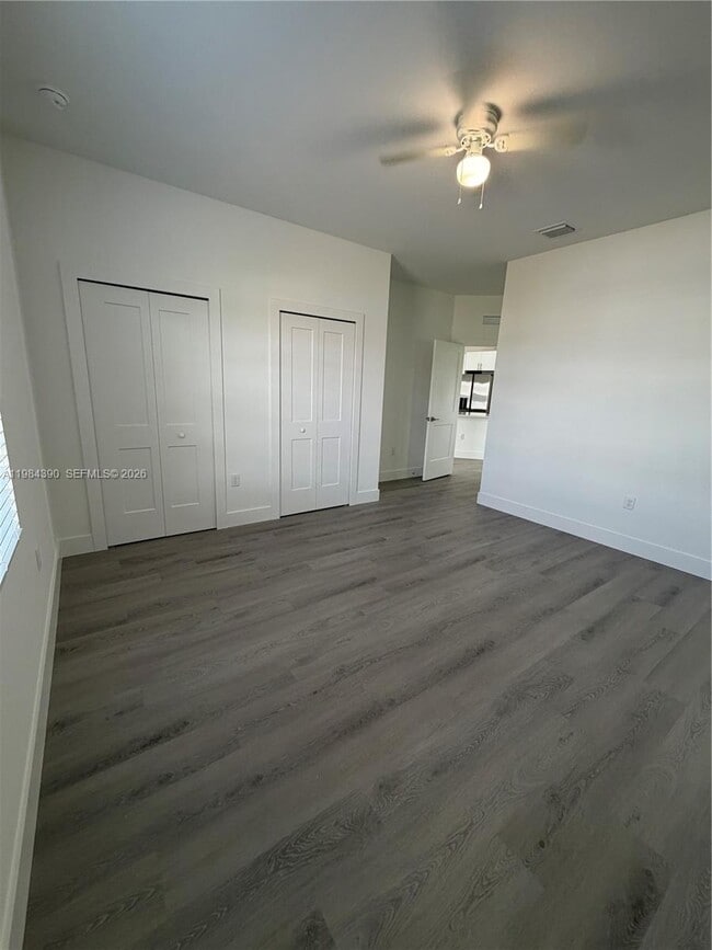 Building Photo - 723 Ivan Ave S