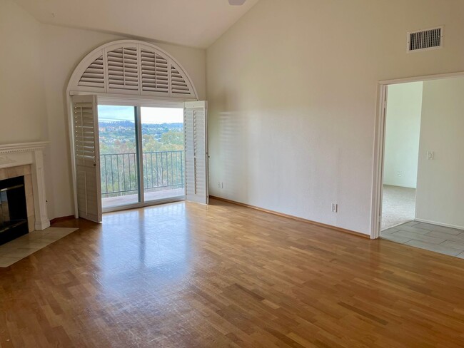 Building Photo - 3151 Vista Rica