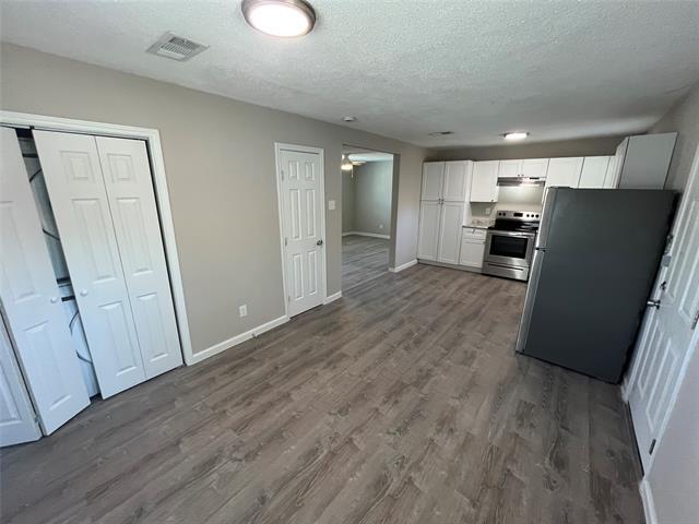 Building Photo - 12904 Mitchell Dr