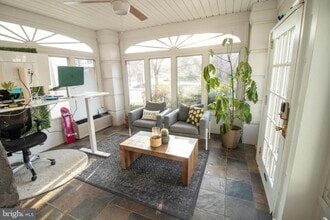 Building Photo - 2215 N Harrison St