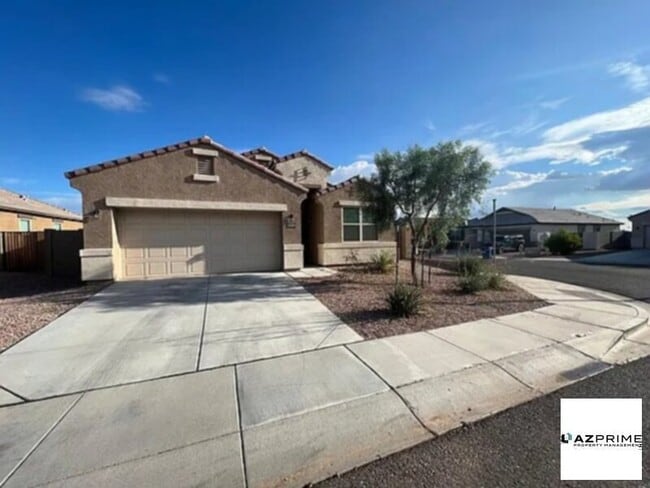 Building Photo - Amazing 4 bedroom, 2 bathroom house in Mil...