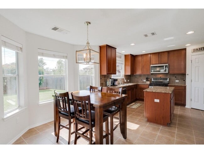 Building Photo - 14205 Willow Tank Dr
