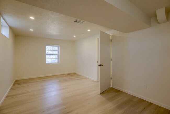 Building Photo - 4623 N 55th St