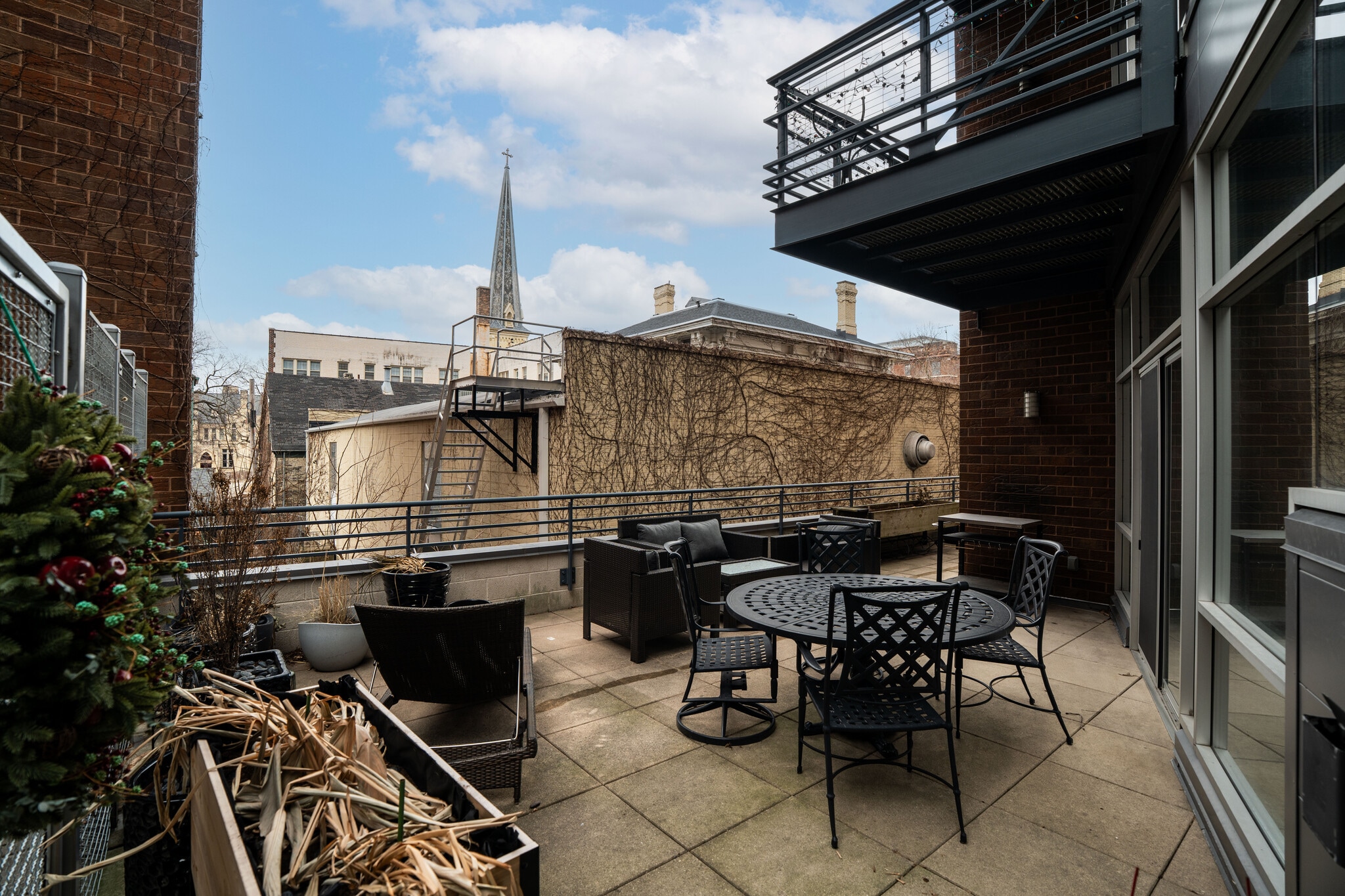 Deck - 1111 N Marshall St