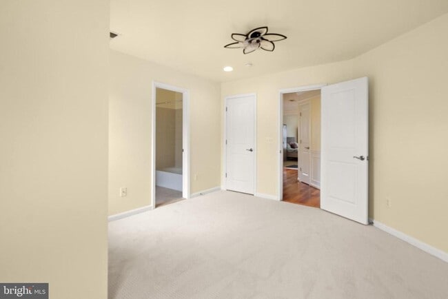 Building Photo - 24839 Somerby Dr