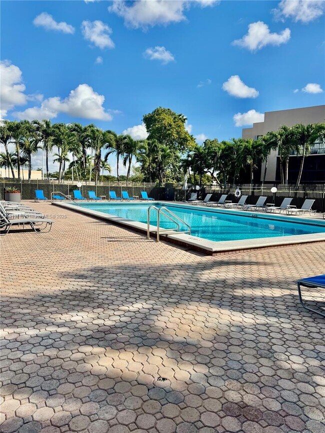 Building Photo - 10985 SW 107th St