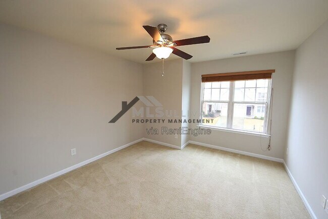 Building Photo - 1112 Garden Square Ln