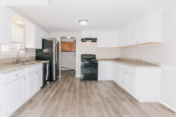 Building Photo - 6701 Gilette Dr