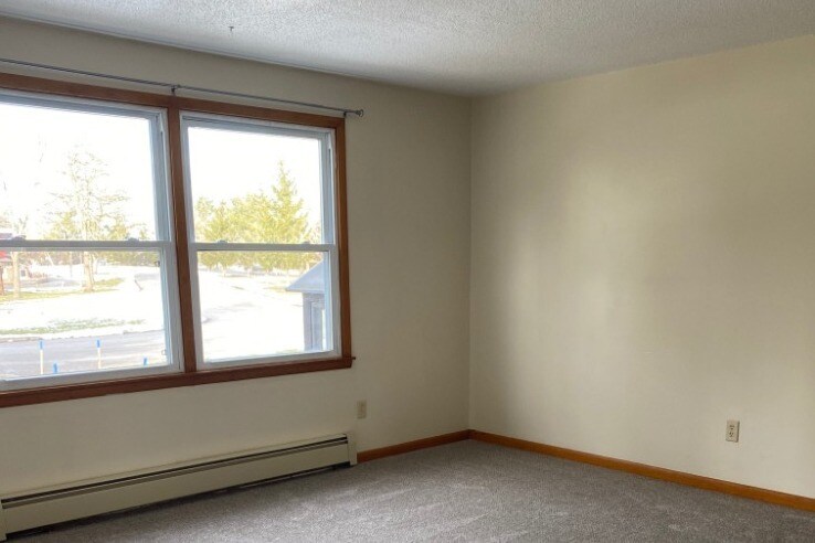 Building Photo - 5479 Strnad Dr