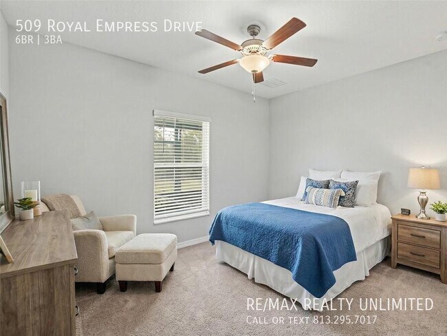 Building Photo - 509 Royal Empress Dr