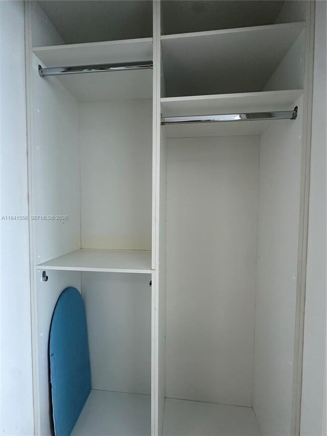 Building Photo - 200 Biscayne Blvd Way