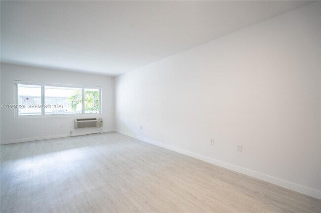 Building Photo - 1185 98th St