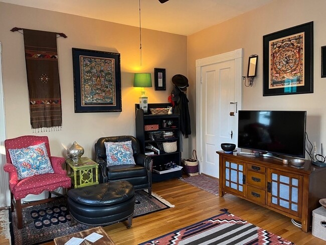 Building Photo - 54 College Ave