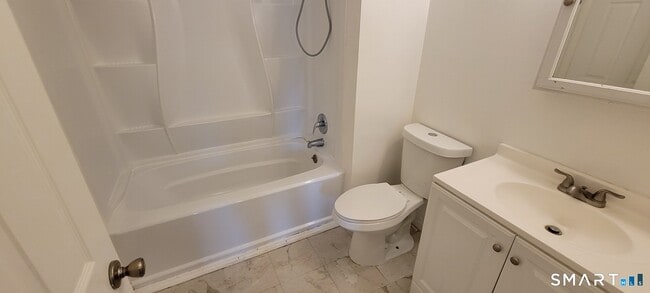 Building Photo - 8 Scuppo Rd