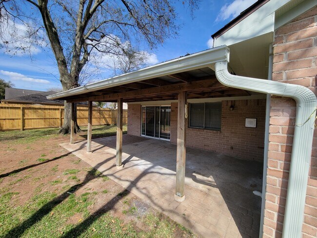 Building Photo - 22522 Deville Dr