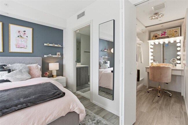 Building Photo - 801 S Miami Ave