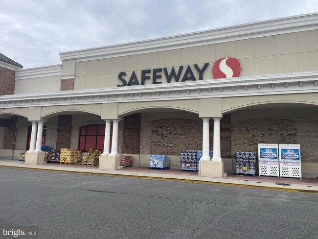 Building Photo - 6610 Potomac Ave