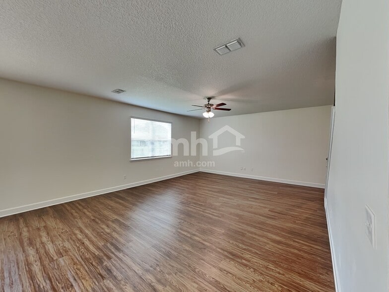 Building Photo - 3058 Creek Village Ln