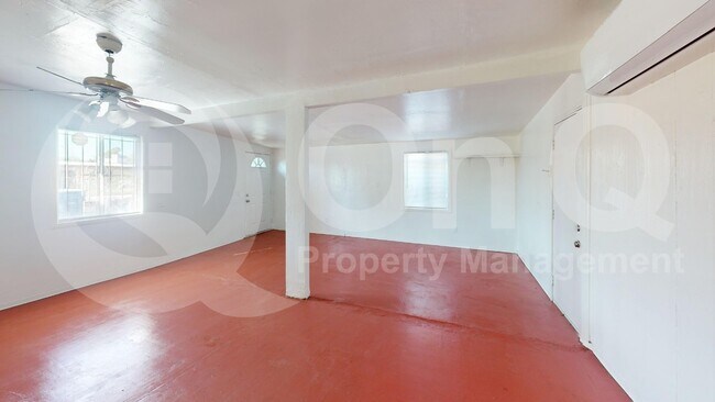 Building Photo - 872 W Glenn St