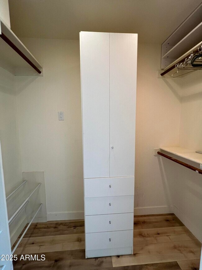 Building Photo - 4847 E Calle de Las Estrellas Rd