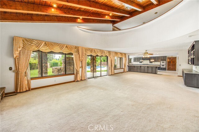 Building Photo - 668 E Sunset Dr N