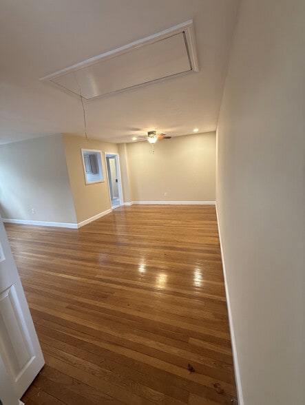 Entry View (Living Room) - 190 Institute Rd