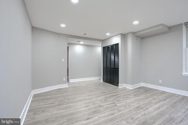 Building Photo - 3807 Fleetwood Ave