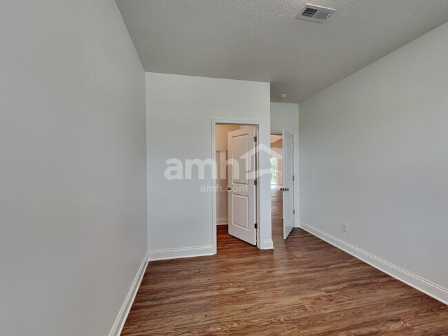 Building Photo - 8276 Northpoint Dr
